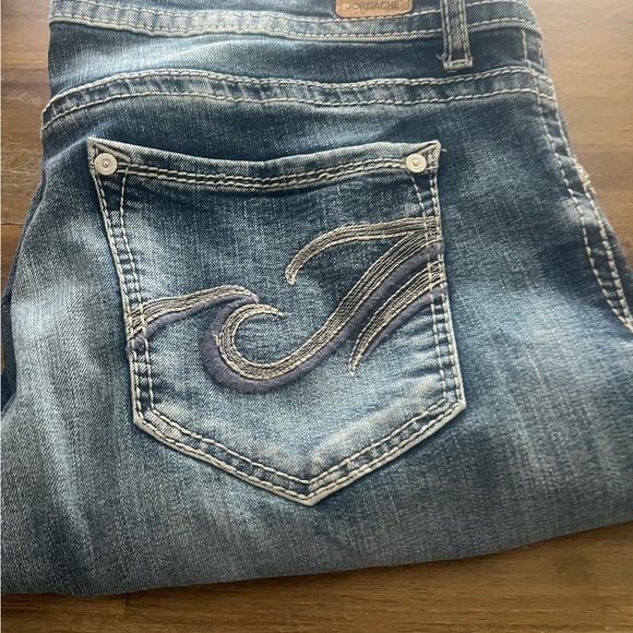 JORDACHE Blue Denim Jeans with Embroidered Pocket - Picture 1 of 6